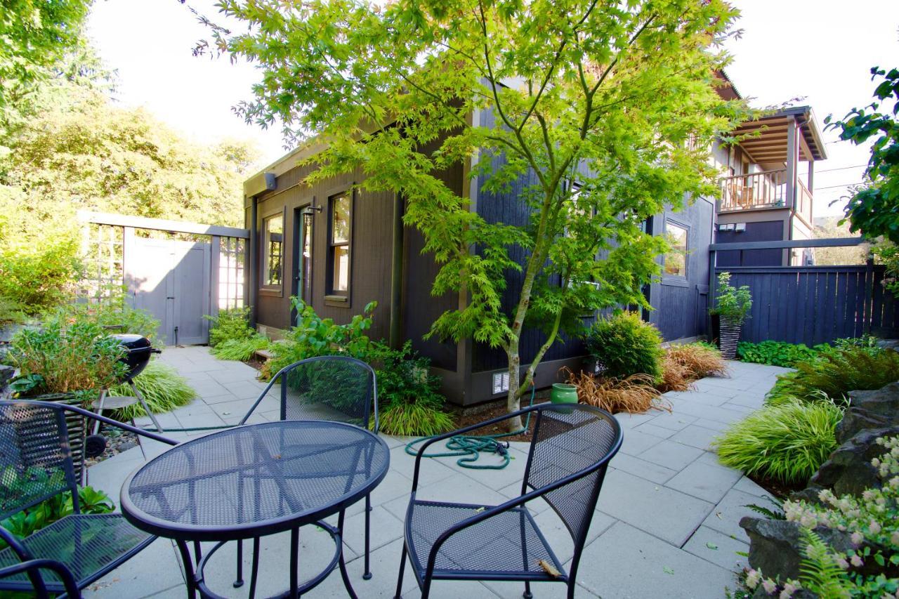 Phinney Ridge Flat With Backyard Oasis Сиэтл Экстерьер фото
